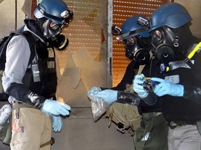 Ein Team der UNO untersucht einen mutmasslichen Giftgas-Angriff im Jahr 2013 in Syrien.