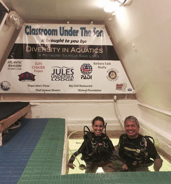 Bruce Cantrell und Jessica Fain in ihrem Unterwasser-Klassenzimmer in Key Largo.