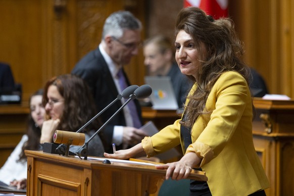 Sibel Arslan, GP-BS, spricht waehrend der Debatte um ein Ja zum Verhuellungsverbot, waehrend der Wintersession der Eidgenoessischen Raete, am Donnerstag, 12. Dezember 2019, im Nationalrat in Bern. (KE ...