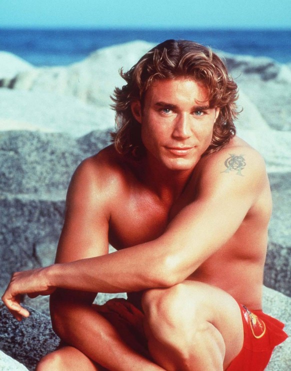 NOVEMBER 1995 JAASON SIMMONS ON THE TV SERIES OF BAYWATCH PUBLICATIONxINxGERxSUIxAUTxONLY - ZUMAg49_

November 1995 Jaason Simmons ON The TV Series of Baywatch PUBLICATIONxINxGERxSUIxAUTxONLY ZUMAg49_