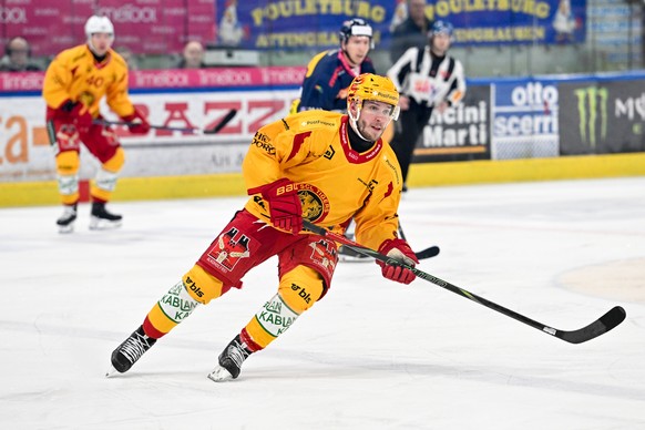 PostFinance Top Scorer Aleksi Saarela (SCL) in action, during the regular season of National League A (NLA) Swiss Championship 2024/25 between HC Ambri Piotta and SCL Tigers at the ice stadium Gottard ...