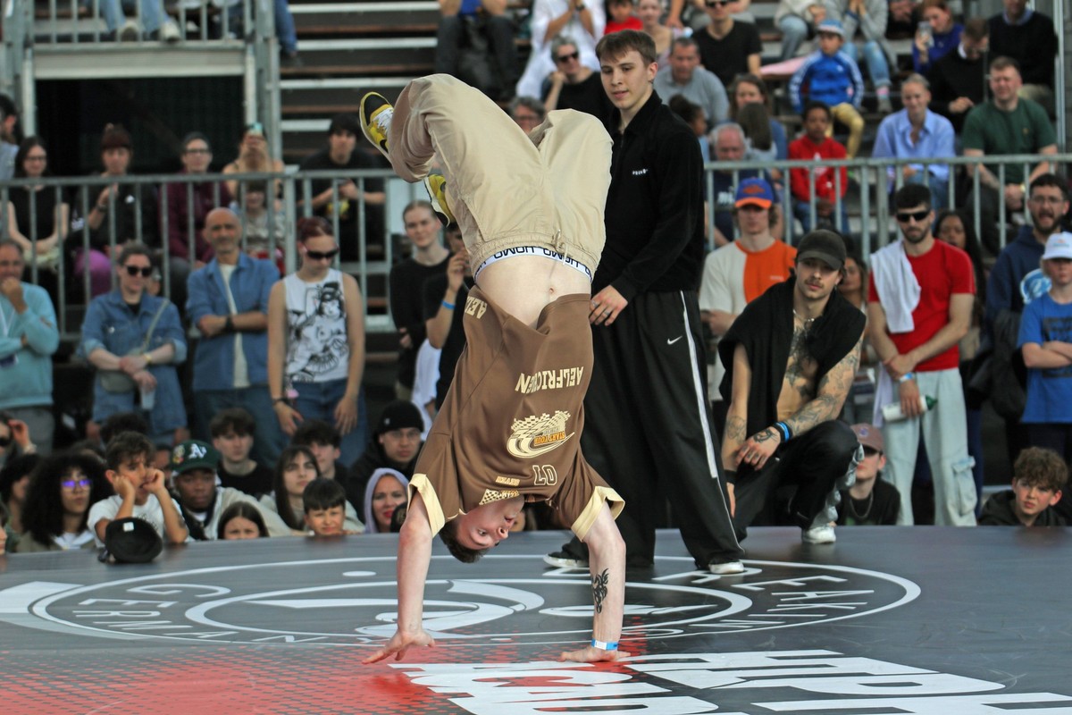 Deutsche Meisterschaften 2024 in Hamburg: Eine Battle bei den B-Boys. *** German Championships 2024 in Hamburg A battle for the B Boys