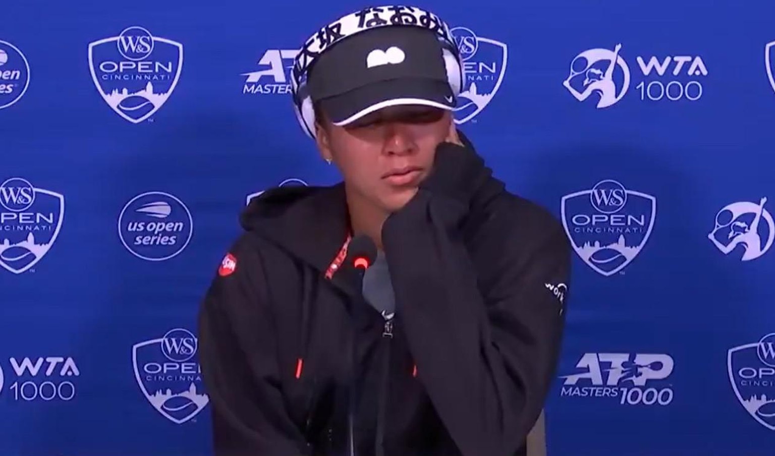 Die erste Pressekonferenz von Naomi Osaka nach der langen Medienpause musste zwischenzeitlich unterbrochen werden.