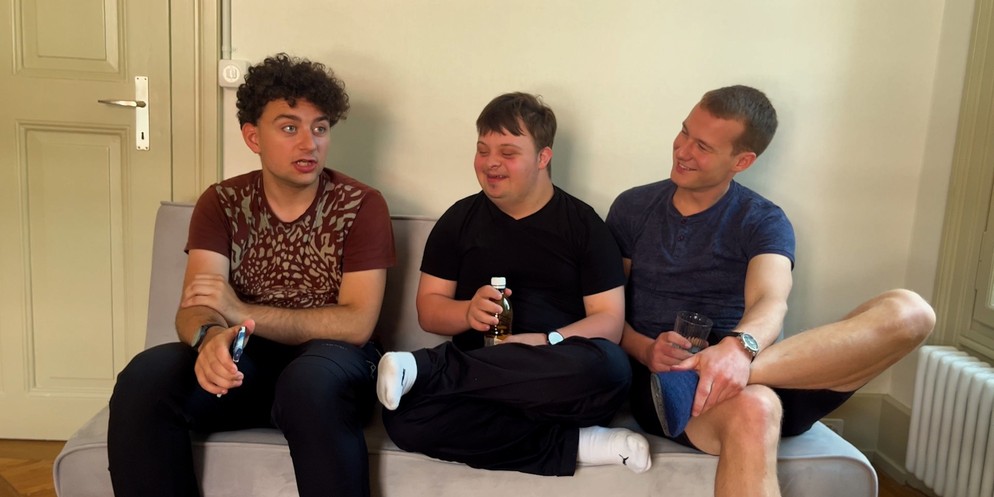 Florian, Timmy und Silvan leben in der bislang einzigen inklusiven WG in Bern. Wir waren bei ihnen zu Besuch.