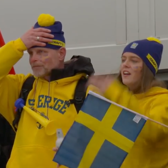 Ebba Andersson stürzt in der Langlauf-Staffel bei Olympia 2026 spektakulär