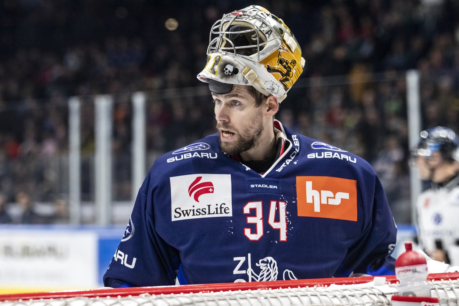 Zuerichs Torhueter Joni Ortio beim Eishockey Meisterschaftsspiel der National League zwischen den ZSC Lions und dem EV Zug, am Sonntag, 5. Januar 2020 im Hallenstadion in Zuerich. (KEYSTONE/Alexandra  ...