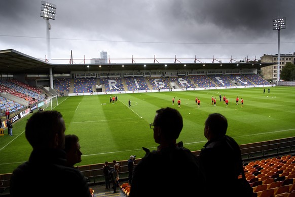 Swiss soccer national team players warm up during a training session on the eve of the 2018 Fifa World Cup group B qualifying soccer match Latvia against Switzerland at Skonto Stadium, in Riga, Latvia ...