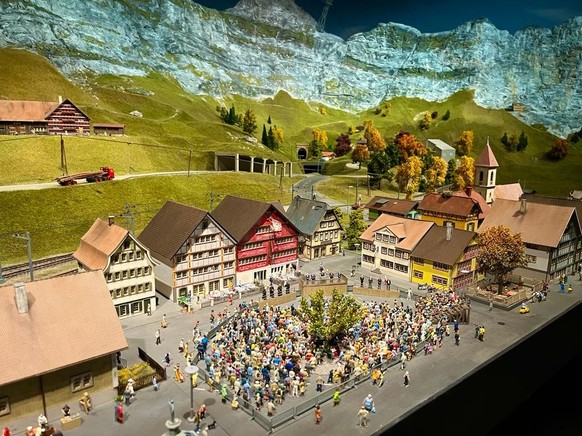 Rauszeit Eisenbahn Modellbahn Schweiz Neuhausen am Rheinfall Smilestones