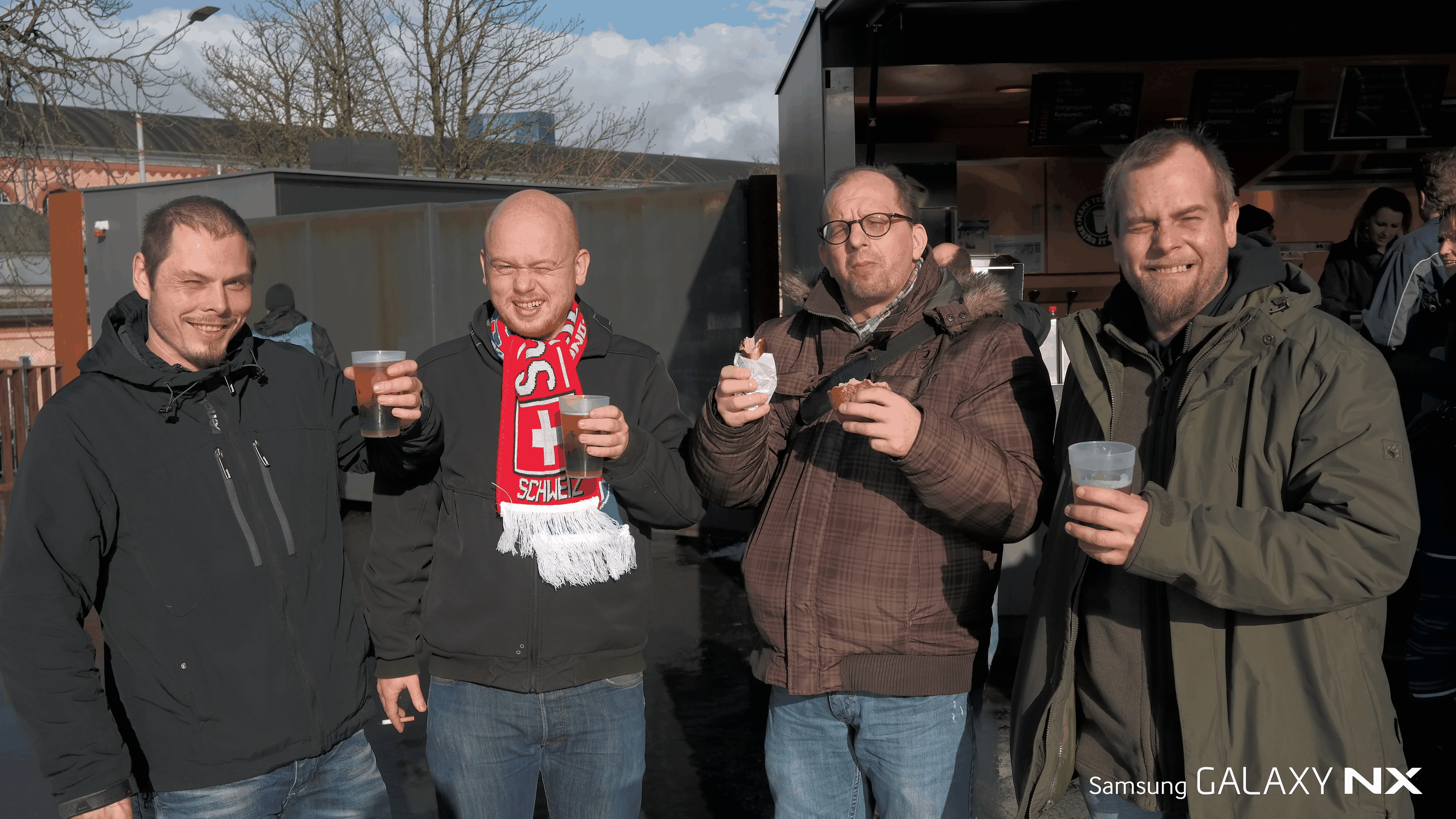 Mit Bier und Wurst wird jeder Match zum Erlebnis!