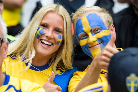 13.06.2016; Saint-Denis; Fussball Euro 2016 - Irland - Schweden; Schwedische Fans vor dem Spiel(Joel Marklund/Bildbyran/freshfocus)