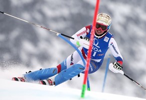Michelle Gisin im Slalomstangen-Wald.