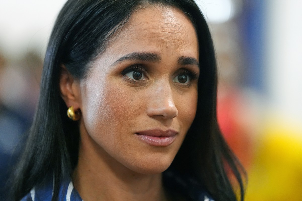Meghan Markle, the Duchess of Sussex, meets volunteer first responders from the Bondi Surf Bathers' Life Saving Club during a visit to Bondi Beach, Australia, Friday, April 17, 2026. (Jonathan Br ...
