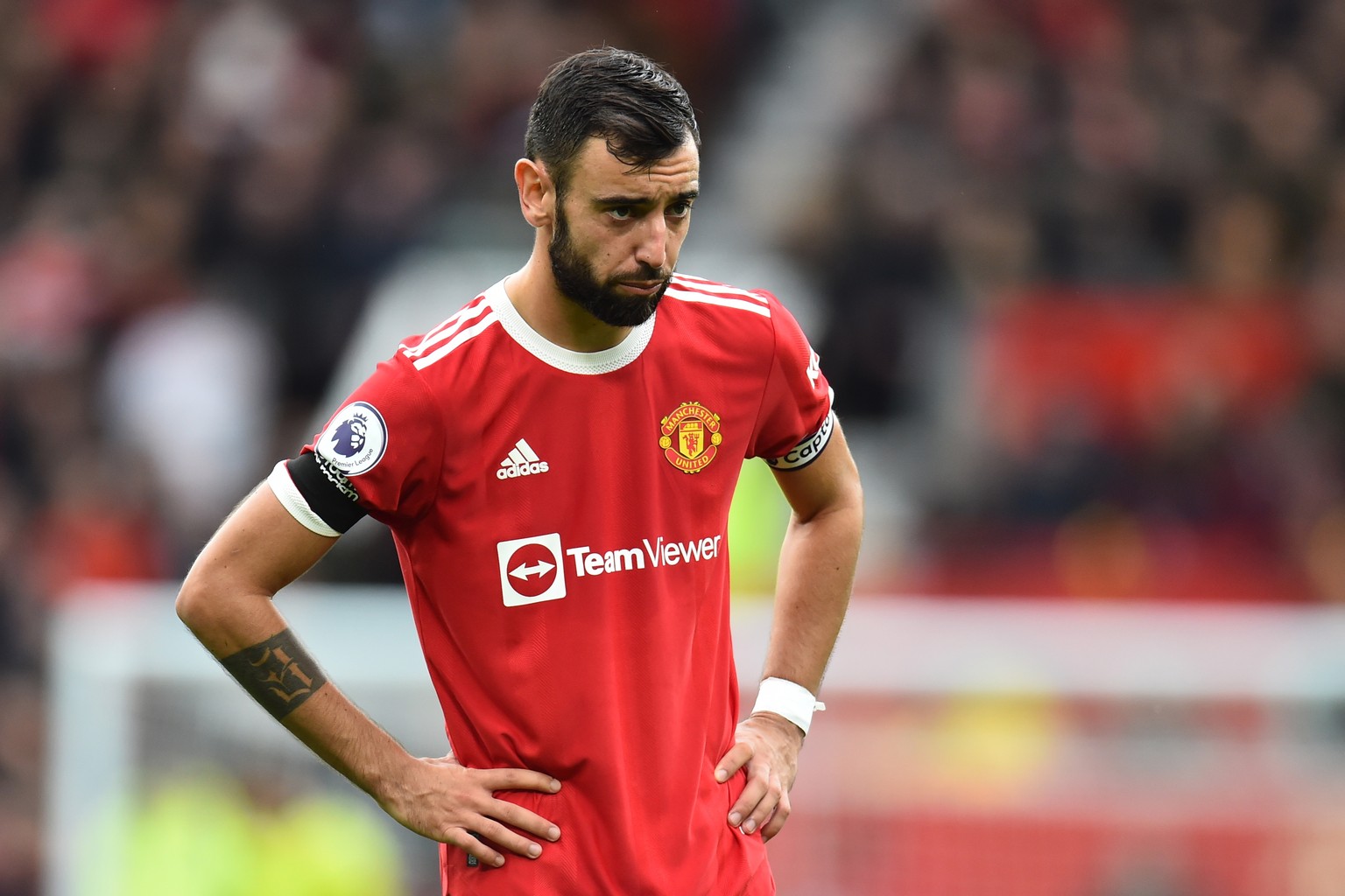 epa09501592 Bruno Fernandes of Manchester United reacts during the English Premier League soccer match between Manchester United and Everton FC in Manchester, Britain, 02 October 2021. EPA/Peter Powel ...