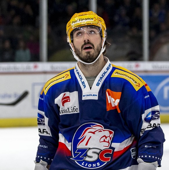 ZSC Lions Stuermer Denis Hollenstein waehrend dem Eishockey-Meisterschaftsspiel der National League A zwischen den ZSC Lions und dem HC Davos am Sonntag, 25. November 2018, in Zuerich. (PPR/Patrick B. ...