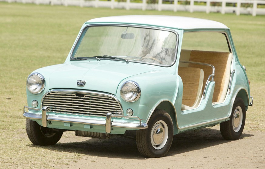 austin mini beach car 1961 1964 retro auto strand design sommer https://www.bonhams.com/auctions/21917/lot/233/?category=list