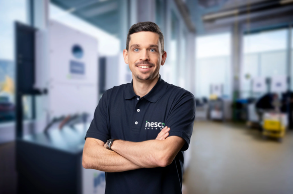 Inesco-Chef Roger Nyffenegger will mehr Installateure von Salzbatterien überzeugen.