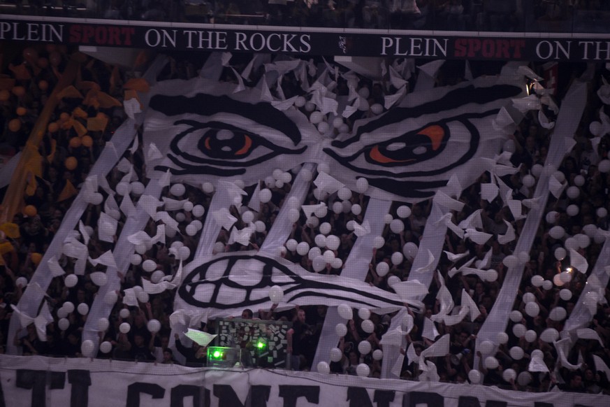 Lugano’s fans during the seventh match of the playoff final of the National League of the ice hockey Swiss Championship between the HC Lugano and the ZSC Lions, at the ice stadium Resega in Lugano, on ...