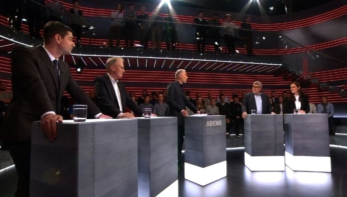 Atomstreit in der «Arena»: Benjamin Giezendanner (SVP), Hans-Ulrich Bigler (FDP), Moderator Sandro Brotz, Eric Nussbaumer (SP) und Marionna Schlatter (Grüne).