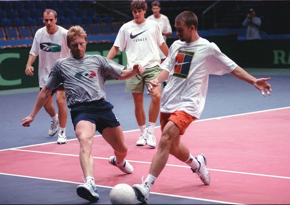 Keul war auch bei der grossen Zeit von Boris Becker (l.) als Davis-Cup-Arzt aktiv. (Mitte Tommy Haas, rechts Nicolas Kiefer).