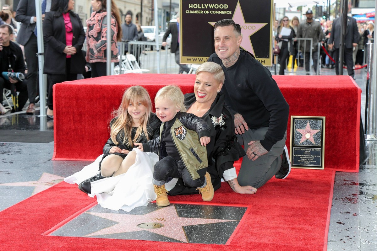Pink, die Saengerin mit ihrem Ehemann Carey Hart und ihren Kindern: Tochter Willow Sage und Sohn Jameson Moon bei der Ehrung mit einem Stern auf dem Walk of Fame am 5.02.2019 in Hollywood, Los Angeles ...
