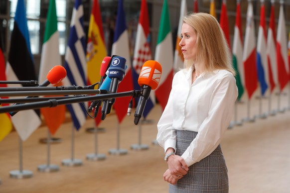 epa09986453 Estonia&#039;s Prime Minister Kaja Kallas arrives at the first day of a Special European Summit on Ukraine at the European Council, in Brussels, Belgium, 30 May 2022. EPA/STEPHANIE LECOCQ