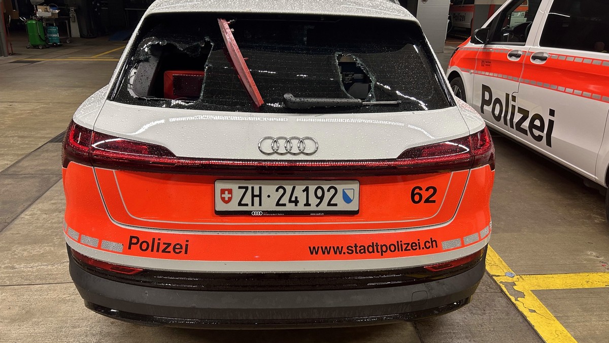 Vor-Derby-Niederlage-FCZ-Chaoten-greifen-Polizeiauto-an