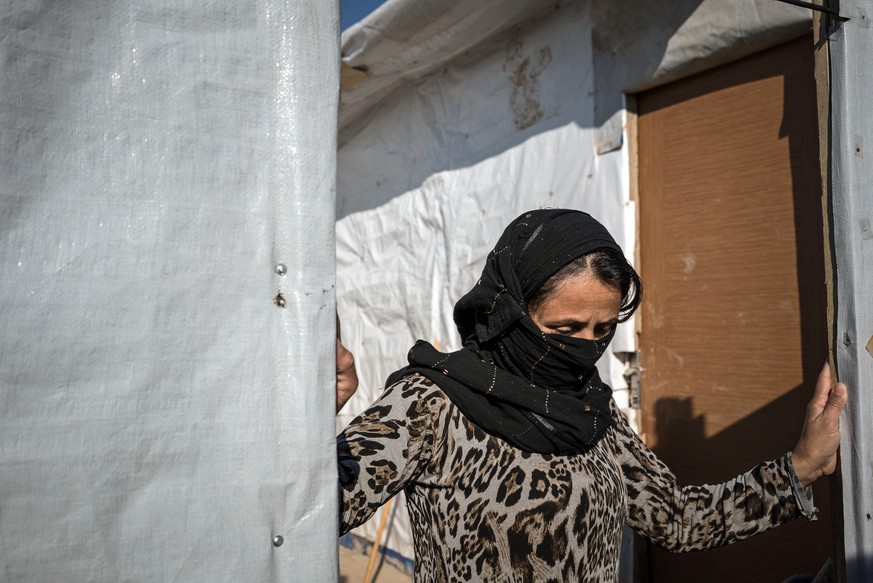 Eine Frau in einem Camp bei Erbil im Irak: Sie gehört zu den Jesiden, deren weibliche Mitglieder vom sogenannten «IS» als Sexsklavinnen gehalten werden.