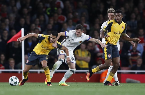 Britain Soccer Football - Arsenal v FC Basel - UEFA Champions League Group Stage - Group A - Emirates Stadium, London, England - 28/9/16
Arsenal&#039;s Alexis Sanchez in action with FC Basel&#039;s T ...