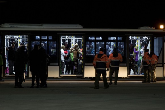 epa06403336 The first 160 migrants coming from Libya as part of the agreement between Italy, Libya, United Nations (UN) and the Italian Bishops Conference (CEI) arrived on a flight of the Italian Air  ...