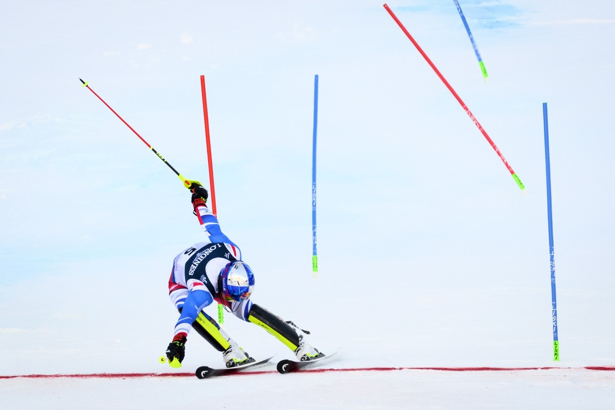 epaselect epa10452671 Alexis Pinturault of France crosses the finish line during the slalom run of the Men's Alpine Combined event at the FIS Alpine Skiing World Championships in Courchevel, Fran ...