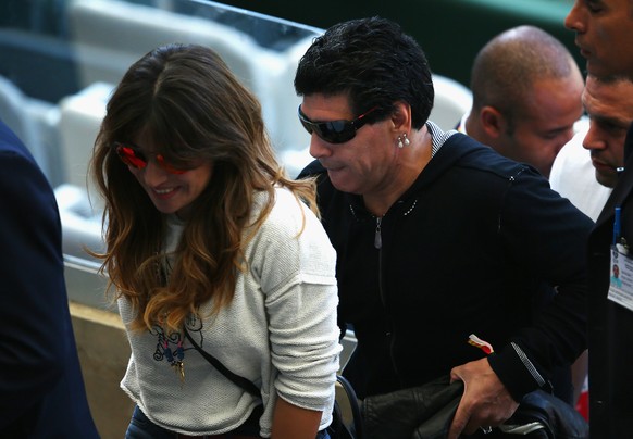 Maradona in Begleitung seiner Tochter Giannina.