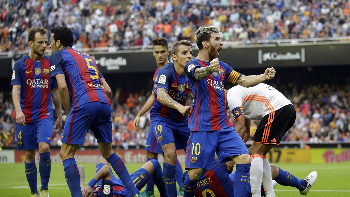 Messi Schiesst Bar a Zum Last Minute Sieg Neymar Von Wasserflasche 