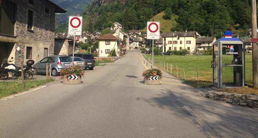 Willkommen in Sonogno. Das Auto bleibt dann mal draussen.