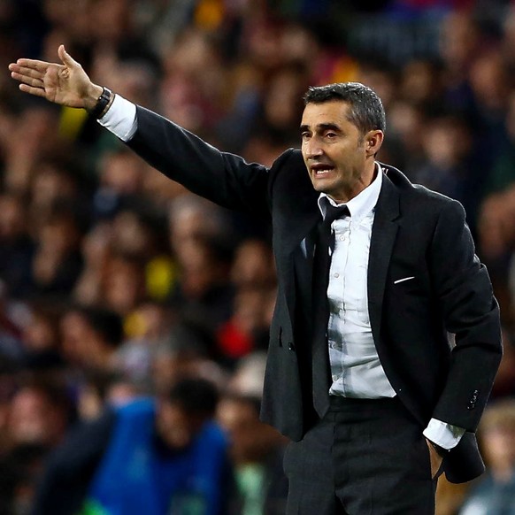 epa07541275 Barcelona's head coach Ernesto Valverde reacts during the UEFA Champions League first leg semifinal match between FC Barcelona and Liverpool in Barcelona, Spain, 01 May 2019. EPA/Enric Fon ...