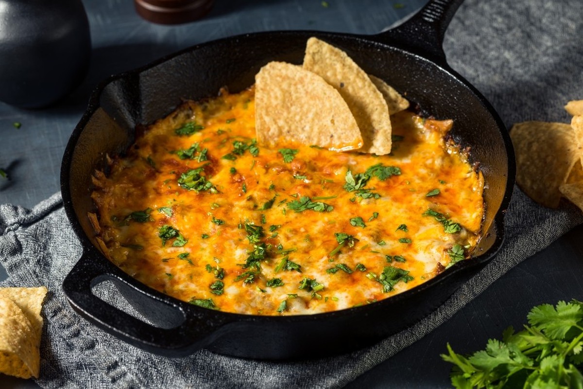 chile queso dip mexican food chips and salsa mexikanisch käse essen snacks