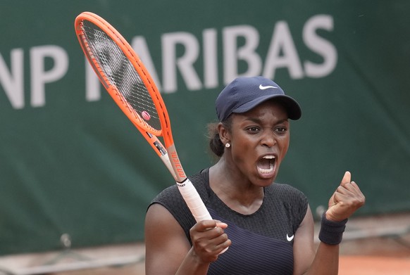 United States&#039;s Sloane Stephens celebrates after defeating Czech Republic&#039;s Karolina Muchova during their third round match on day 7, of the French Open tennis tournament at Roland Garros in ...