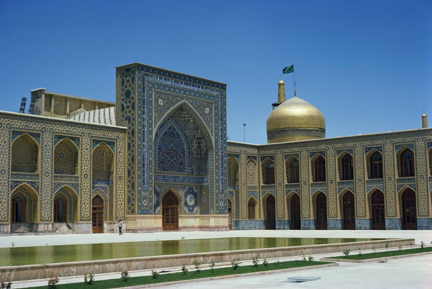 Shrine of Imam Reza, Mashad, Iran, Middle East PUBLICATIONxINxGERxSUIxAUTxONLY Copyright: RobertxHardingxProductions 1-8431 Shrine of Imam Reza Mashad Iran Middle East PUBLICATIONxINxGERxSUIxAUTxONLY ...