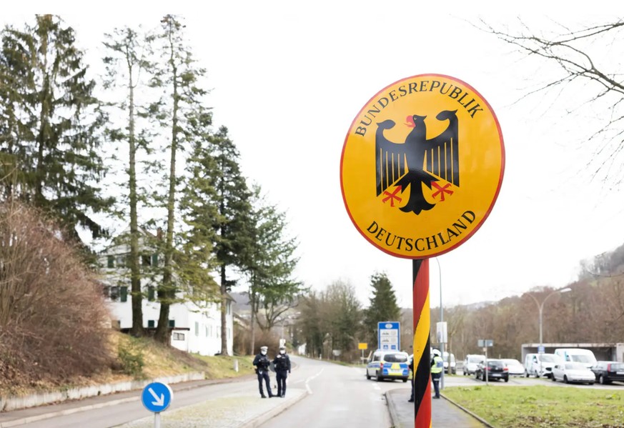 Kontrolle am Grenzübergang Inzlingen: Entweder man ist von hier oder man ist verdächtig.