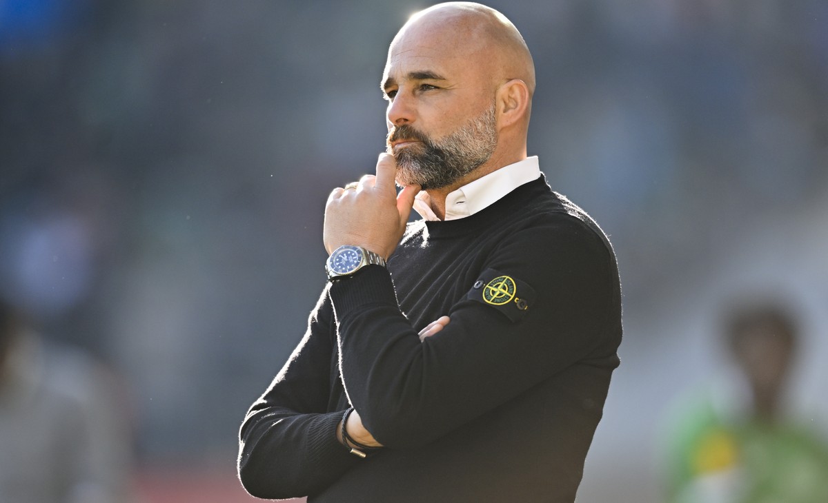 Grasshopper Trainer Giorgio Contini im Fussball Super League Spiel zwischen dem FC St. Gallen und dem Grasshoppers Club Zuerich, am Sonntag, 27. Februar 2022, im Kybunpark in St. Gallen. (KEYSTONE/Gia ...