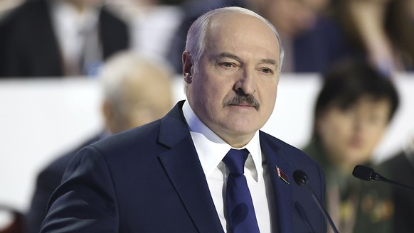 Lukaschenko hat ein heftig kritisiertes Gesetz angenommen.
