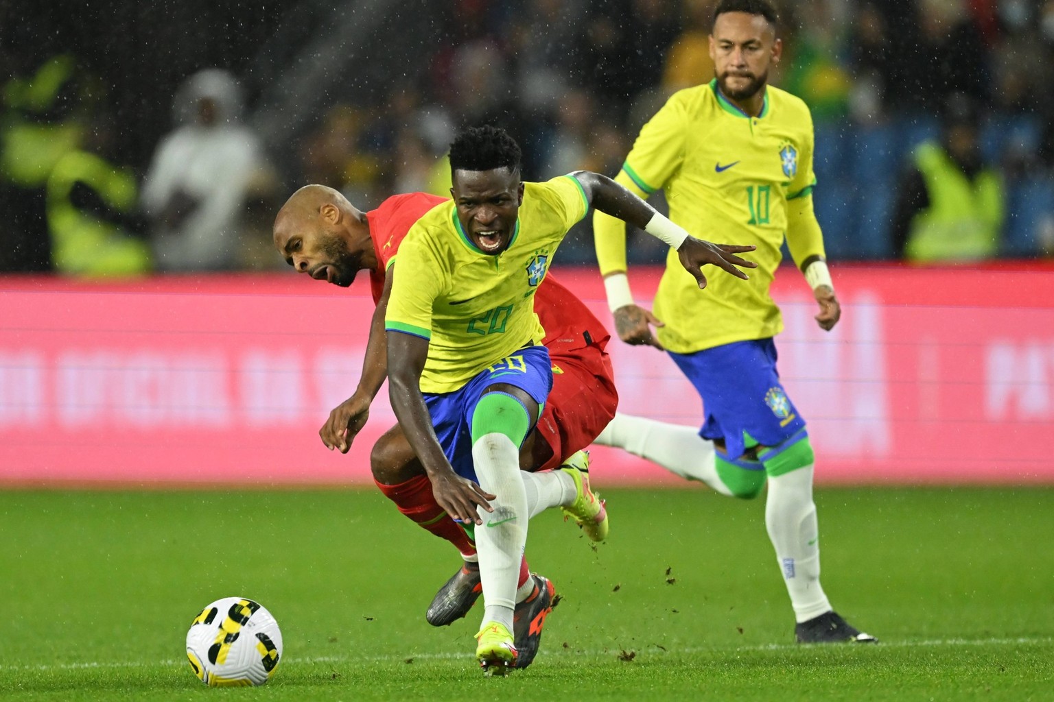 LE HAVRE - lr Denis Odoi of Ghana, Vinicius junior of Brasil during the International Friendly, L