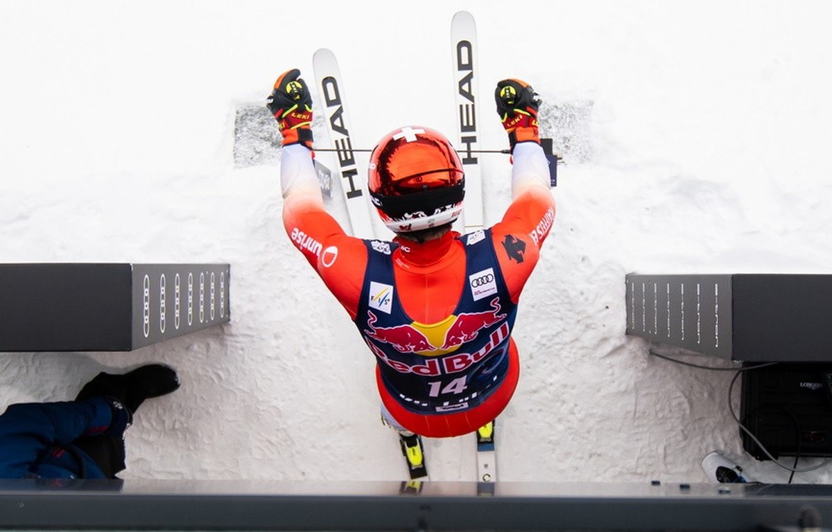 epa10411152 Beat Feuz of Switzerland prepares for the start during a training session for the Men's Downhill race at the FIS Alpine Skiing World Cup in Kitzbuehel, Austria, 17 January 2023. EPA/C ...