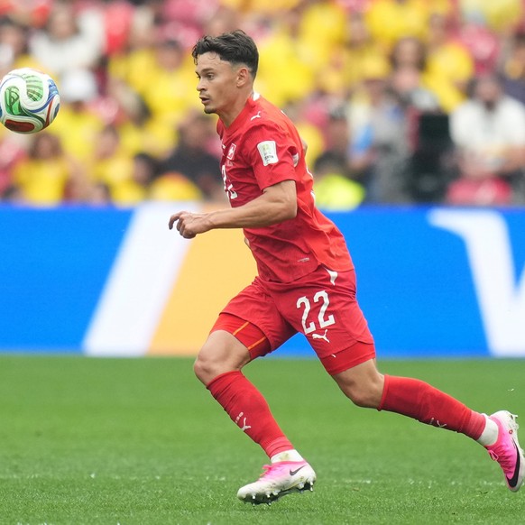 epa13096536 Fabian Rieder of Switzerland in action during the FIFA World Cup 2026 Round of 16 match Switzerland against Colombia, in Vancouver, Canada, 07 July 2026. EPA/BOB FRID