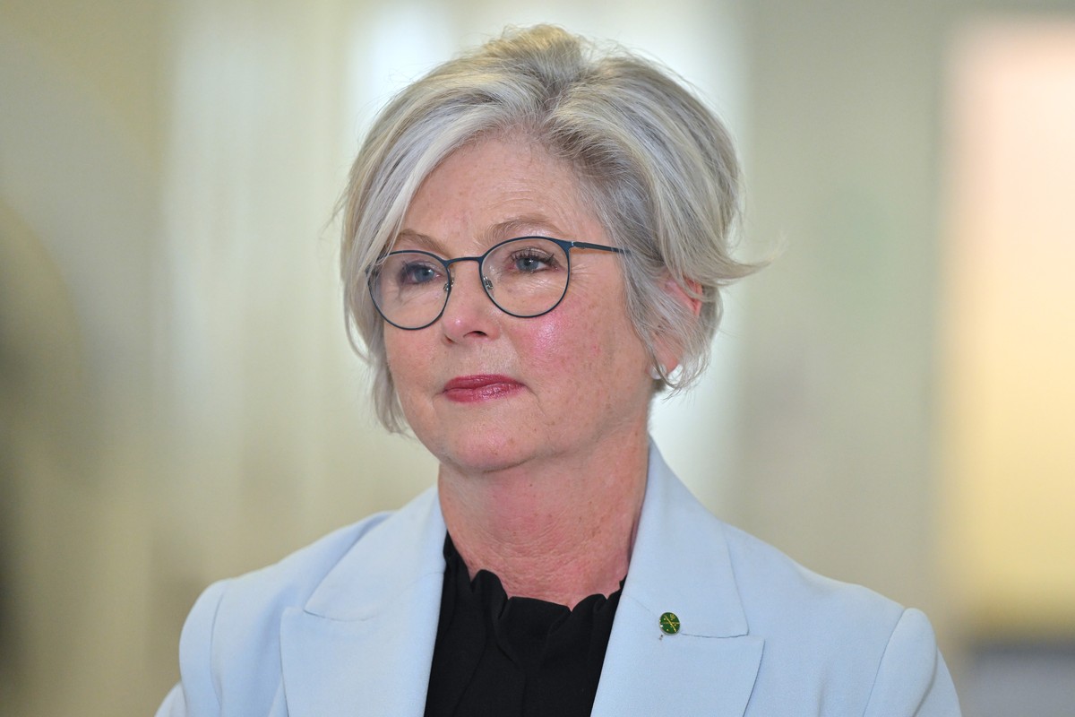 epa13315856 (FILE) - Independent member for Indi Helen Haines speaks to journalists in the Press Gallery at Parliament House in Canberra, Australian Capital Territory, Australia, 08 September 2026 (re ...