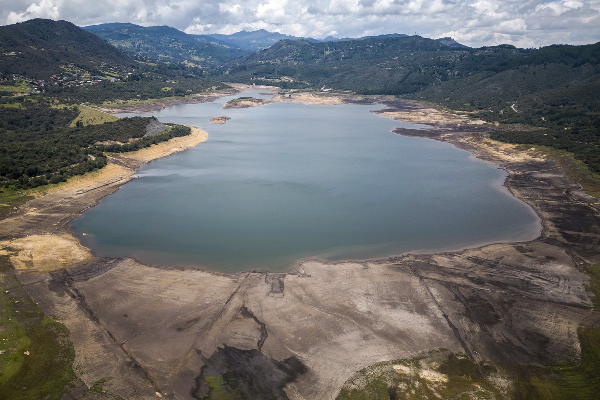 The San Rafael reservoir, which is a source of drinking water for Bogota, is at a low level due to the El Ni�o weather phenomenon, in La Calera, on the outskirts of Bogota, Colombia, Friday, April 5,  ...