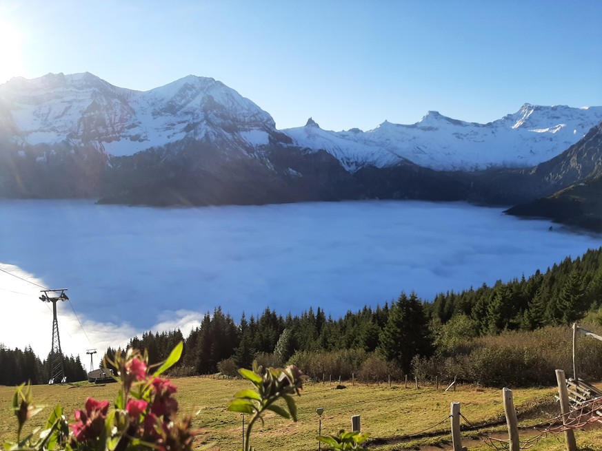 Tschentenalp Bahn Adelboden Herbstwanderung Nebelmeer Rauszeit