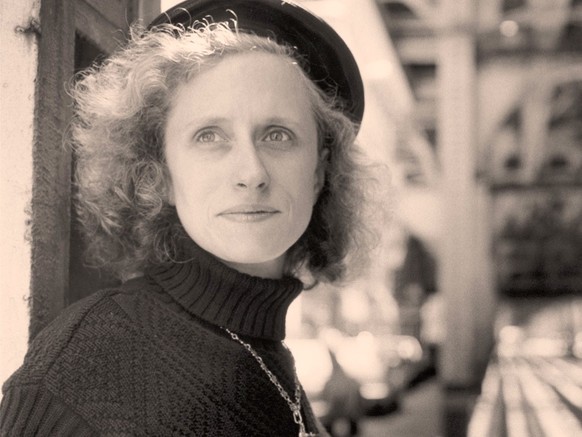 Sara Paretsky
https://saraparetsky.com/wp-content/uploads/2022/05/slider975.png