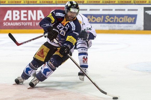 Josh Holden zeichnet sich beim Kantersieg gegen Ambri als Doppeltorschütze aus.