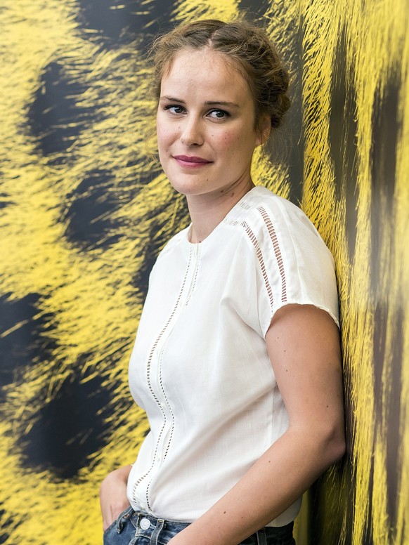 epa05461310 Swiss actress Carla Juri poses during a photocall for &#039;Paula&#039; at the 69th Locarno International Film Festival, in Locarno, Switzerland, 07 August 2016. The Festival del film Loca ...