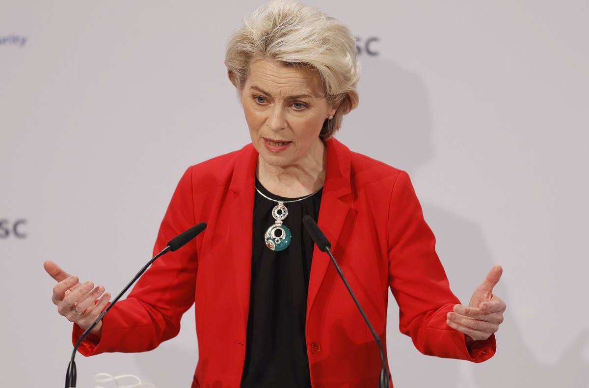 epa09770989 European Commission President Ursula von der Leyen delivers a statement during at the 58th Munich Security Conference (MSC) in Munich, Germany, 19 February 2022. More than 500 high-level i ...